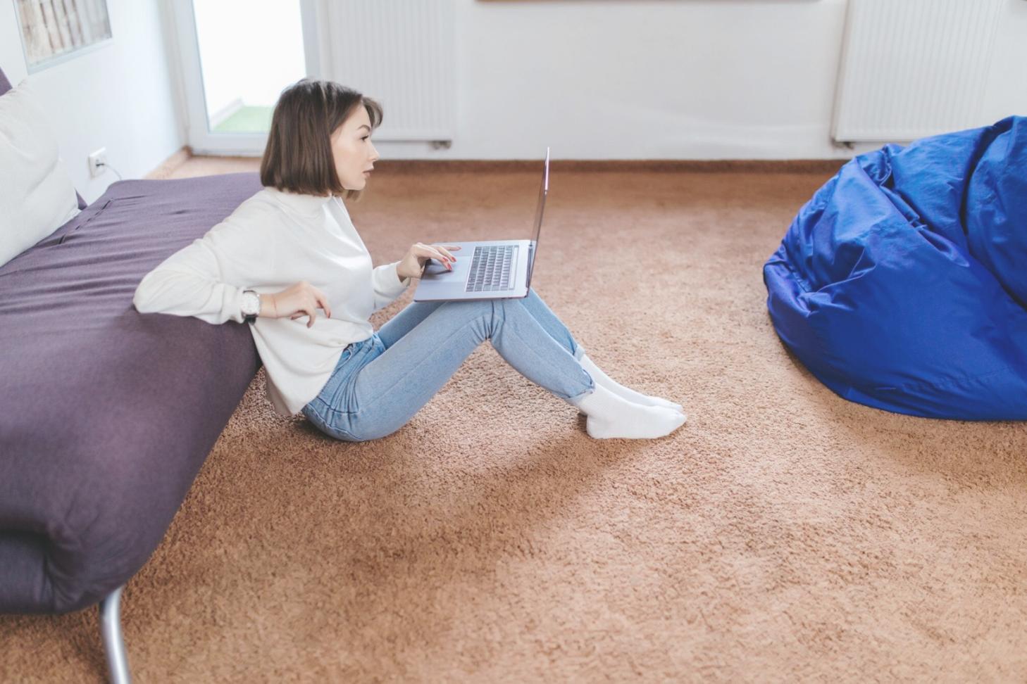 Bureau geroliumara à Dijon avec équipe au travail